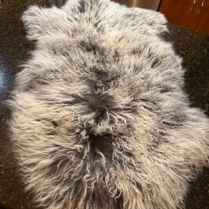 SUGARBOO & CO Dark Grey Snow Top Tibetan Fur Rug